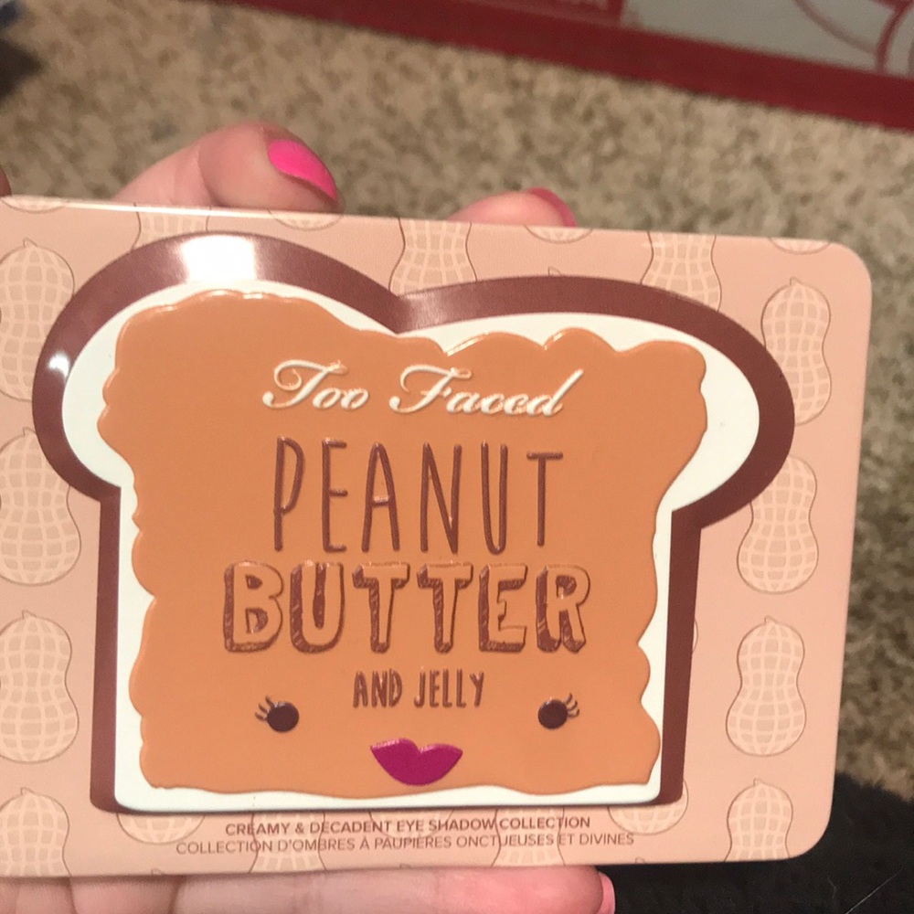 Too Faced Peanut Butter and Jelly palette - Picture 2 of 4